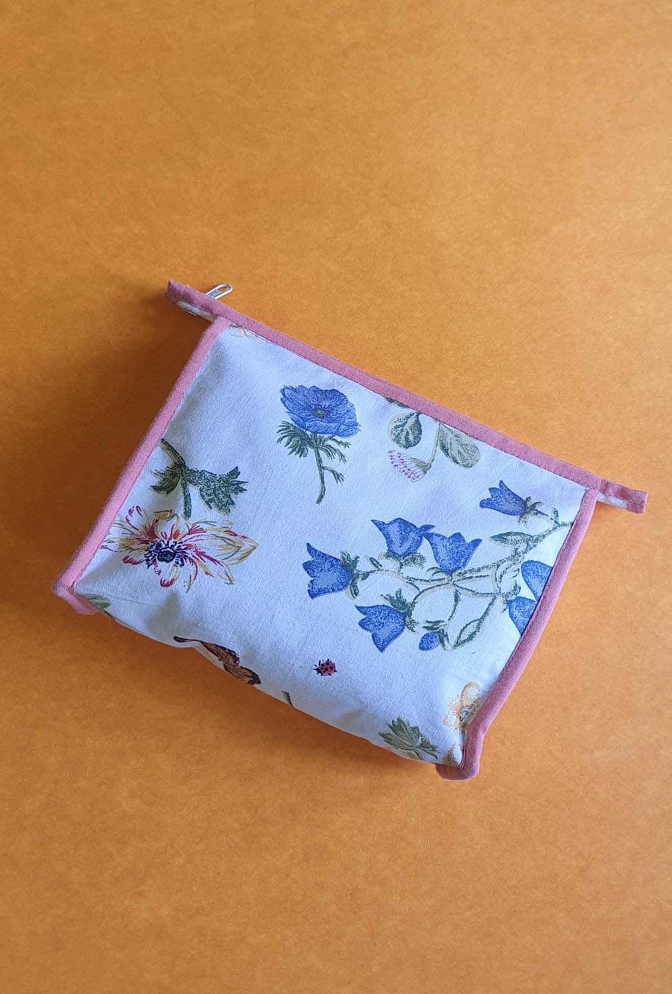 Pouch Canvas Blue Rose