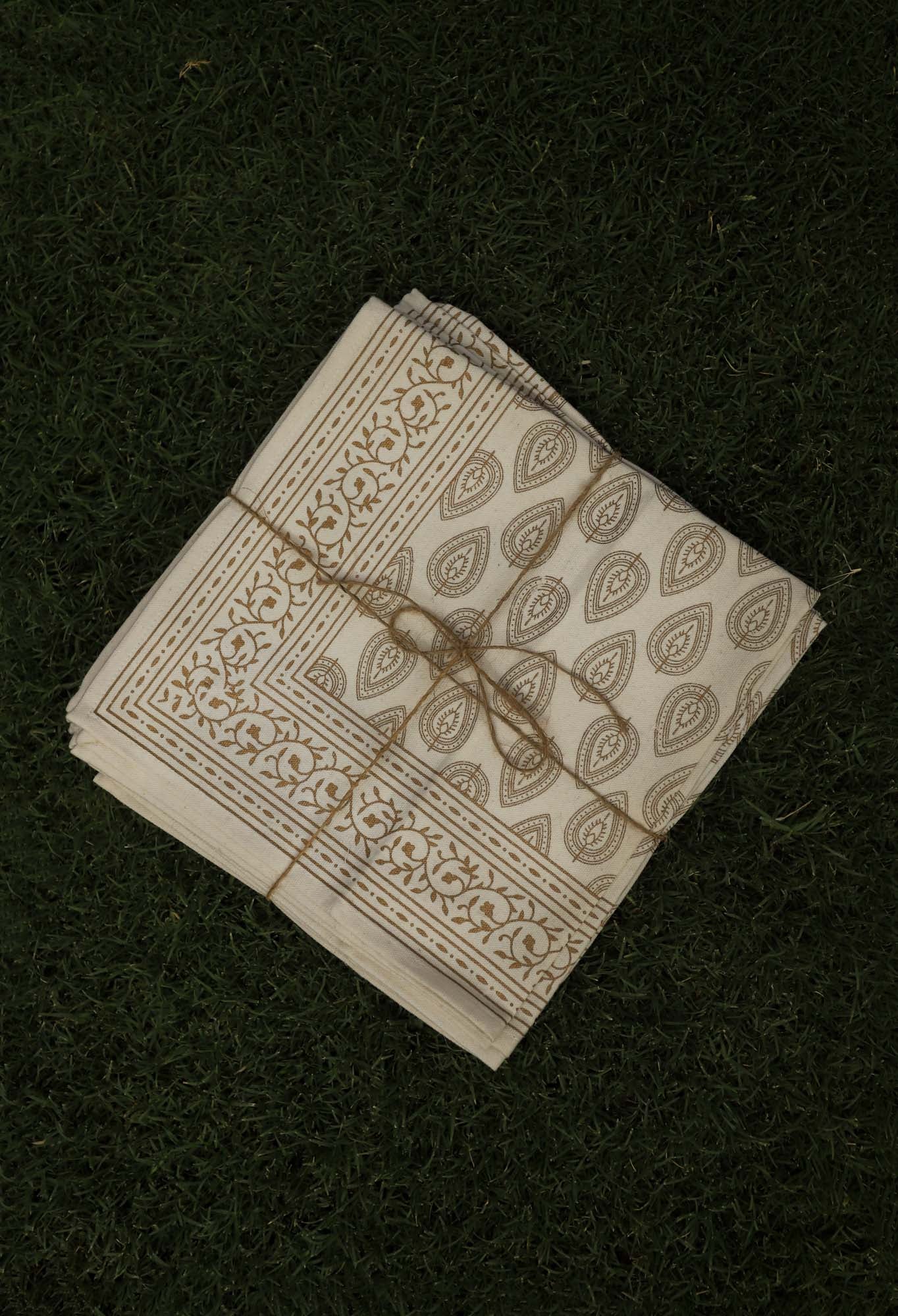 Napkin Set of 6 Gold Leaf