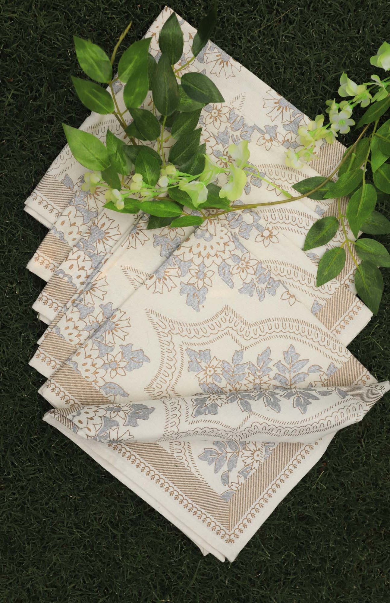 Napkin Set of 6 Damask Gold